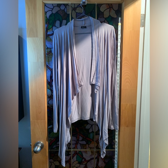 Women’s large light grey cover up. - Picture 1 of 3